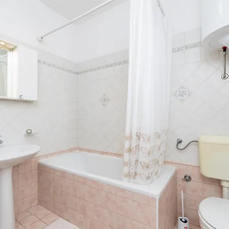 With A Parking Space Baska, Krk - 23536 Apartment
