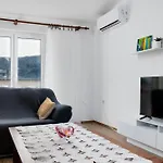 Apartment With Parking Space Baska, Krk - 23536 Baška
